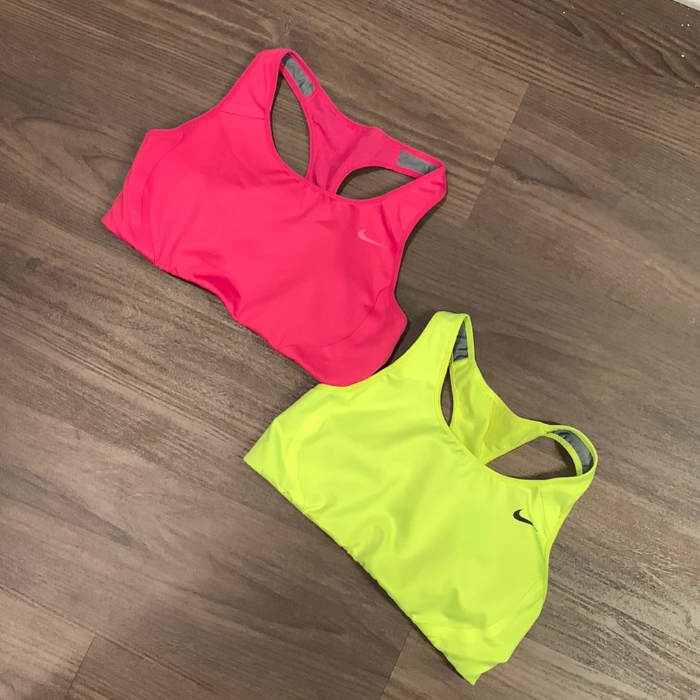 2 Women’s Nike Sports Bra Size Medium